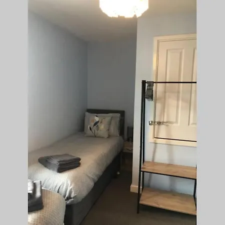 Dudley House **Staycation & Contractors** Sleeps 7 Tipton Exterior photo