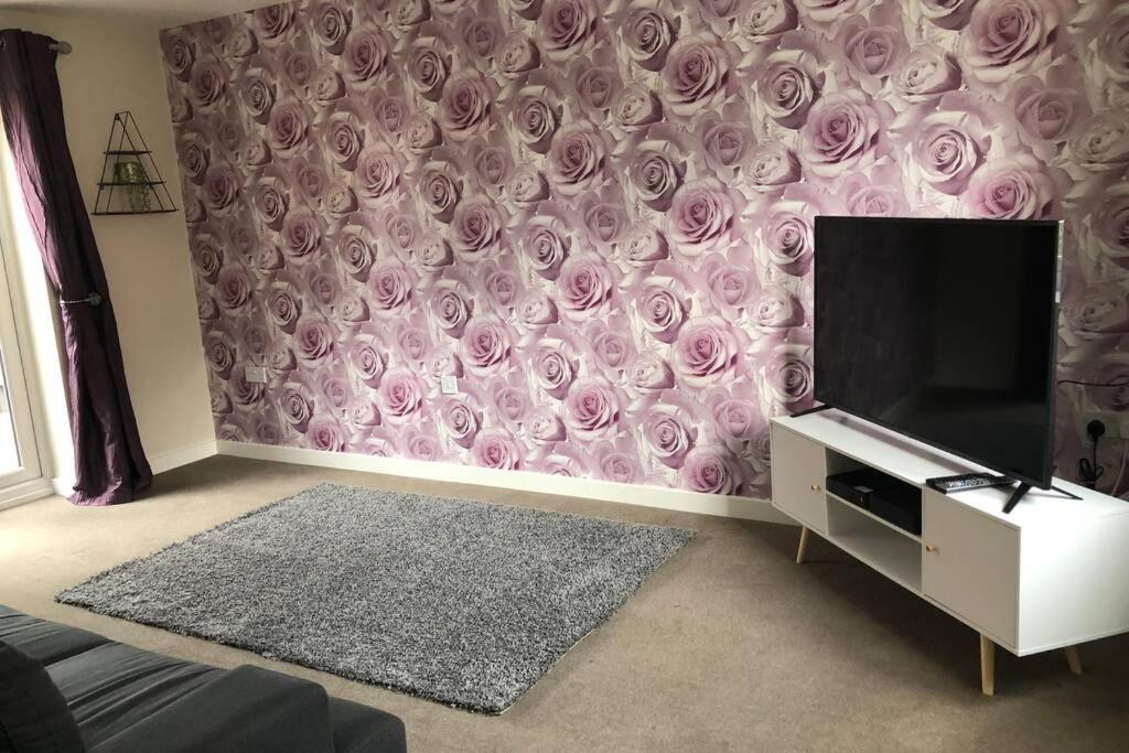 Dudley House **staycation & Contractors** Sleeps 7 Holiday home Tipton