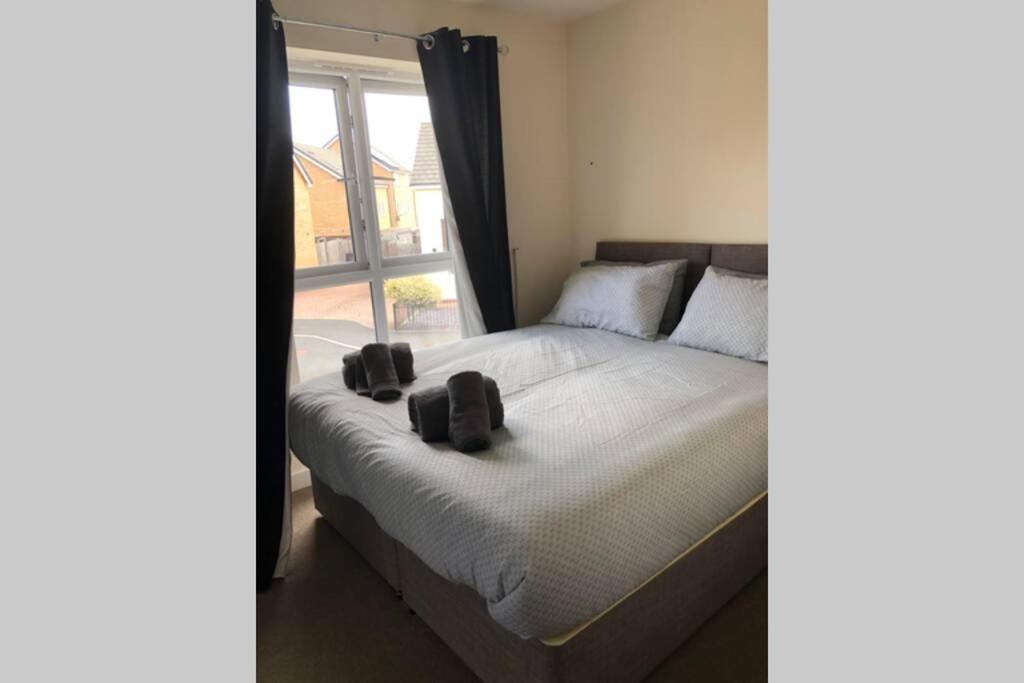 Dudley House **staycation & Contractors** Sleeps 7 * Tipton