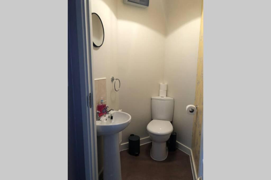 Holiday home Dudley House **staycation & Contractors** Sleeps 7 Tipton